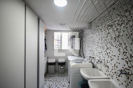 Apartamento para alugar com 220m², 5 quartos e 4 vagasÁrea de serviço