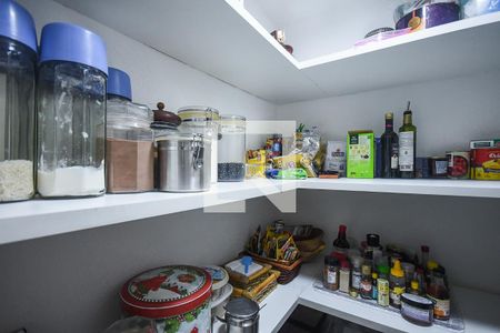 Apartamento para alugar com 220m², 5 quartos e 4 vagasDespensa