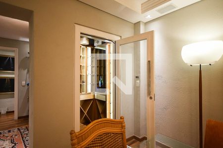 Apartamento para alugar com 220m², 5 quartos e 4 vagasAdega