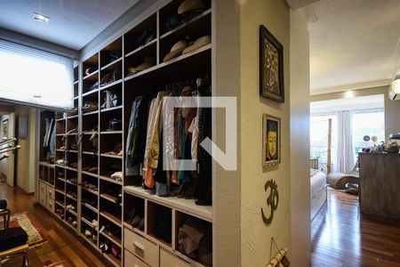 Apartamento para alugar com 220m², 5 quartos e 4 vagasArmário da suíte 4