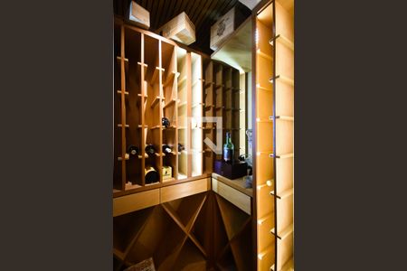 Apartamento para alugar com 220m², 5 quartos e 4 vagasAdega