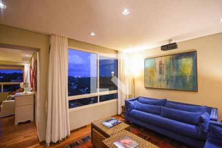 Sala de tv de apartamento para alugar com 5 quartos, 220m² em Paraíso do Morumbi, São Paulo