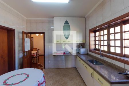 Casa para alugar com 464m², 6 quartos e 2 vagas Casa para alugar com 464m², 6 quartos e 2 vagasCozinha