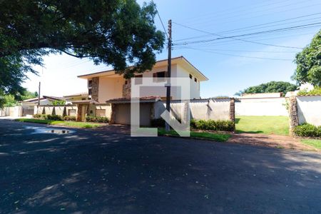 Casa para alugar com 464m², 6 quartos e 2 vagas Casa para alugar com 464m², 6 quartos e 2 vagasFachada