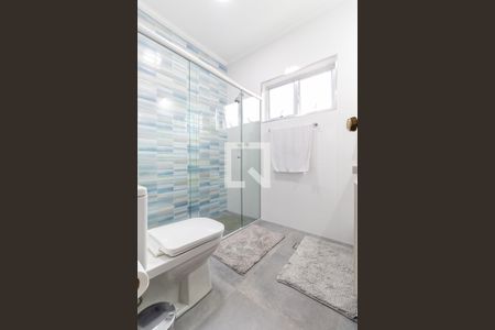 Casa à venda com 280m², 4 quartos e 5 vagasBanheiro da Suíte 2