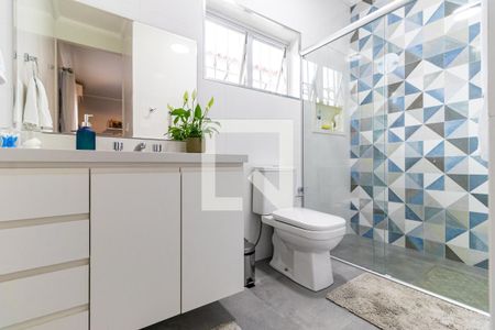 Casa à venda com 280m², 4 quartos e 5 vagasBanheiro da Suíte 4