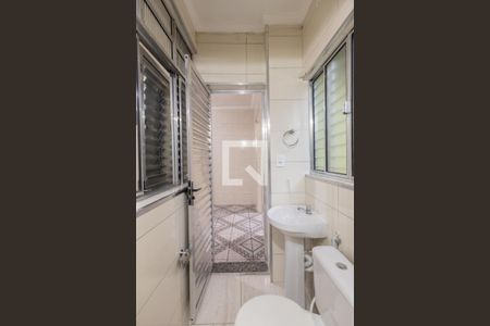 Banheiro Social de casa para alugar com 1 quarto, 50m² em Vila Carrao, São Paulo