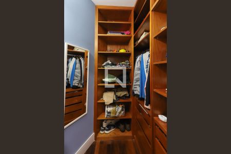 Casa à venda com 280m², 3 quartos e 4 vagasCloset da suíte 3