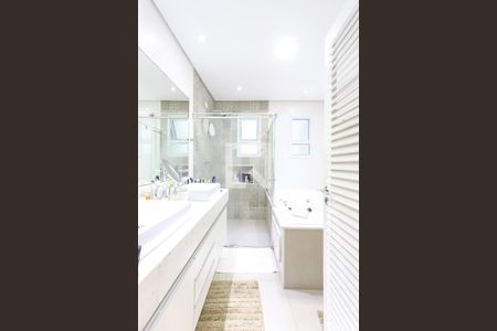 Casa à venda com 280m², 3 quartos e 4 vagasBanheiro da Suíte 1