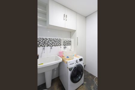 Casa à venda com 280m², 3 quartos e 4 vagasLavanderia