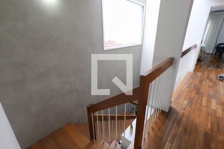 Casa à venda com 280m², 3 quartos e 4 vagasEscada