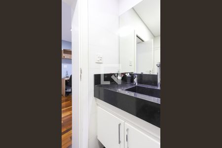 Casa à venda com 280m², 3 quartos e 4 vagasBanheiro da Suíte 2