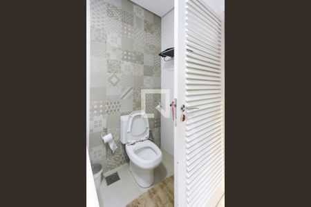 Casa à venda com 280m², 3 quartos e 4 vagasBanheiro da Suíte 1