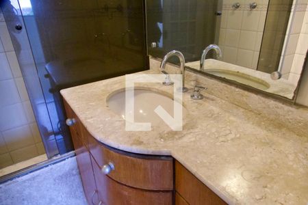 Apartamento para alugar com 95m², 3 quartos e 1 vaga Apartamento para alugar com 95m², 3 quartos e 1 vagaBanheiro social
