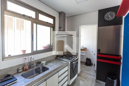 Cozinha de apartamento para alugar com 2 quartos, 76m² em Carmo, Belo Horizonte