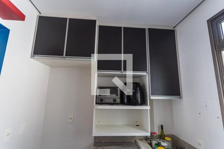 Apartamento para alugar com 76m², 2 quartos e 2 vagas Apartamento para alugar com 76m², 2 quartos e 2 vagasArmário da Cozinha