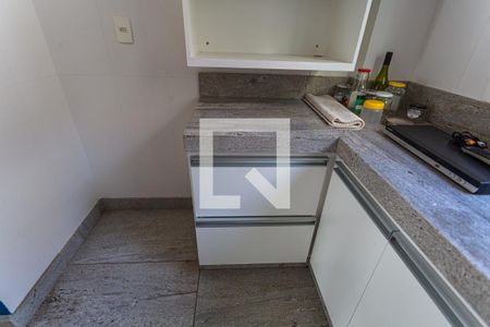 Apartamento para alugar com 76m², 2 quartos e 2 vagas Apartamento para alugar com 76m², 2 quartos e 2 vagasArmário da Cozinha