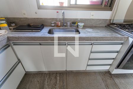 Apartamento para alugar com 76m², 2 quartos e 2 vagas Apartamento para alugar com 76m², 2 quartos e 2 vagasArmário da Cozinha
