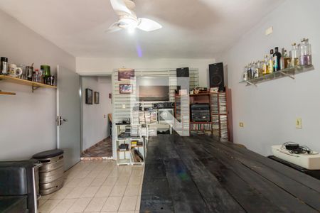 Casa à venda com 125m², 3 quartos e 2 vagas Casa à venda com 125m², 3 quartos e 2 vagasComodo