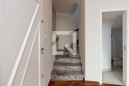 Escada de casa para alugar com 3 quartos, 204m² em Parque da Mooca, São Paulo