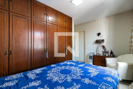 Casa à venda com 199m², 4 quartos e 4 vagasSuite