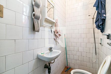 Casa à venda com 199m², 4 quartos e 4 vagasEdícola - Banheiro