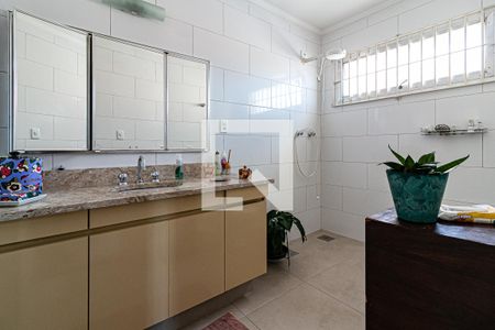 Casa à venda com 199m², 4 quartos e 4 vagasBanheiro da Suíte