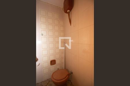 Casa à venda com 240m², 2 quartos e 2 vagas Casa à venda com 240m², 2 quartos e 2 vagasBanheiro de Serviço