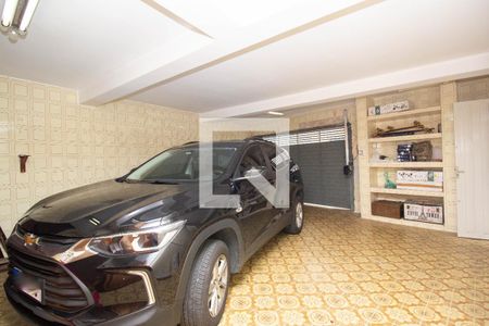 Casa à venda com 240m², 2 quartos e 2 vagas Casa à venda com 240m², 2 quartos e 2 vagasGaragem