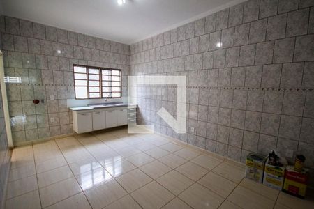 Casa para alugar com 160m², 3 quartos e 3 vagas Casa para alugar com 160m², 3 quartos e 3 vagasCozinha
