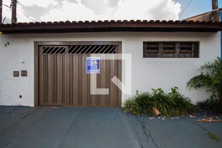 Casa para alugar com 160m², 3 quartos e 3 vagas Casa para alugar com 160m², 3 quartos e 3 vagasFachada