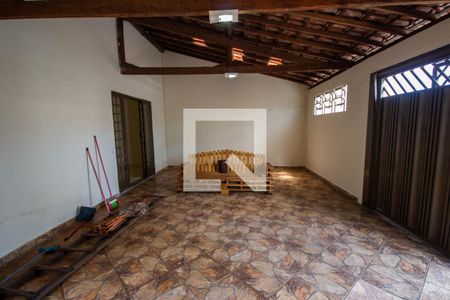 Casa para alugar com 160m², 3 quartos e 3 vagas Casa para alugar com 160m², 3 quartos e 3 vagasGaragem
