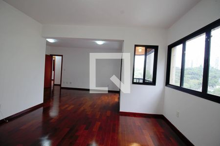 Sala  de apartamento para alugar com 3 quartos, 120m² em Vila Suzana, São Paulo