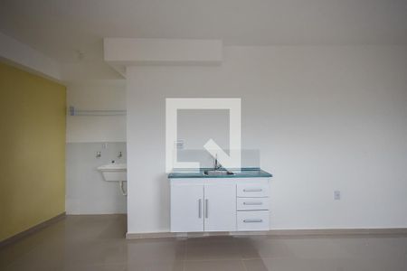 Cozinha de kitnet/studio para alugar com 1 quarto, 25m² em Parque Pinheiros, Taboão da Serra