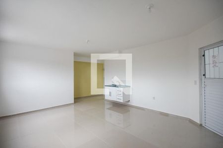 Quarto de kitnet/studio para alugar com 1 quarto, 25m² em Parque Pinheiros, Taboão da Serra