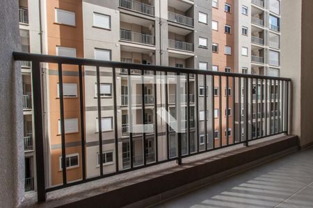 Varanda de apartamento para alugar com 2 quartos, 56m² em Alphaville Empresarial, Barueri