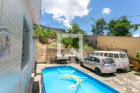 Casa à venda com 360m², 2 quartos e 4 vagas Casa à venda com 360m², 2 quartos e 4 vagasÁrea externa