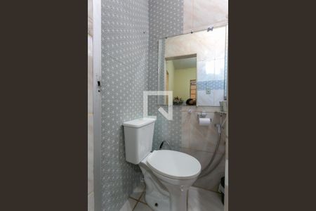 Casa à venda com 360m², 2 quartos e 4 vagas Casa à venda com 360m², 2 quartos e 4 vagasBanheiro