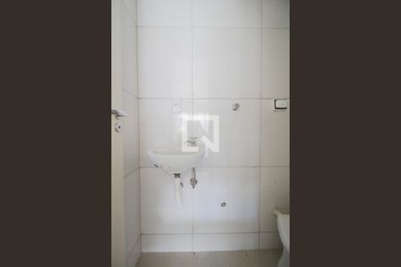 Banheiro de kitnet/studio para alugar com 1 quarto, 20m² em Asa Norte, Brasília