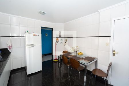 Apartamento à venda com 210m², 4 quartos e 2 vagasCozinha