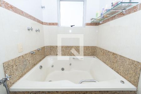 Apartamento à venda com 210m², 4 quartos e 2 vagasBanheiro da Suíte