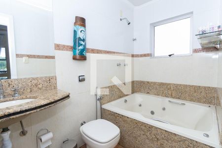 Apartamento à venda com 210m², 4 quartos e 2 vagasBanheiro da Suíte