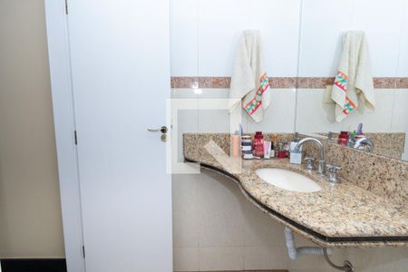 Apartamento à venda com 210m², 4 quartos e 2 vagasBanheiro da Suíte