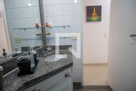 Apartamento à venda com 92m², 2 quartos e 2 vagasBanheiro Social