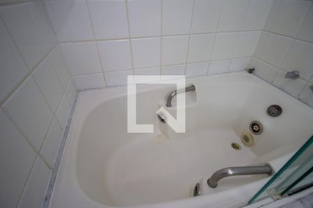 Apartamento à venda com 92m², 2 quartos e 2 vagasBanheiro da Suíte