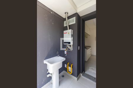 Varanda e Área de Serviço de apartamento à venda com 2 quartos, 57m² em Ferreira, São Paulo