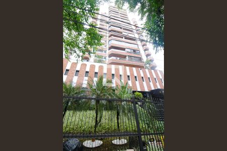 Apartamento para alugar com 124m², 3 quartos e 3 vagas Apartamento para alugar com 124m², 3 quartos e 3 vagasFachada e portaria