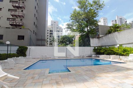 Apartamento para alugar com 124m², 3 quartos e 3 vagas Apartamento para alugar com 124m², 3 quartos e 3 vagasÁrea comum - Piscina