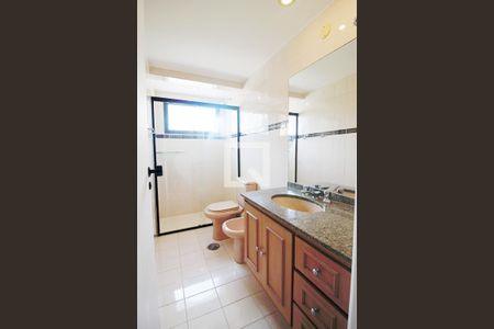 Apartamento para alugar com 124m², 3 quartos e 3 vagas Apartamento para alugar com 124m², 3 quartos e 3 vagasBanheiro Social