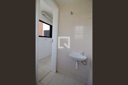Apartamento para alugar com 124m², 3 quartos e 3 vagas Apartamento para alugar com 124m², 3 quartos e 3 vagasBanheiro de serviço